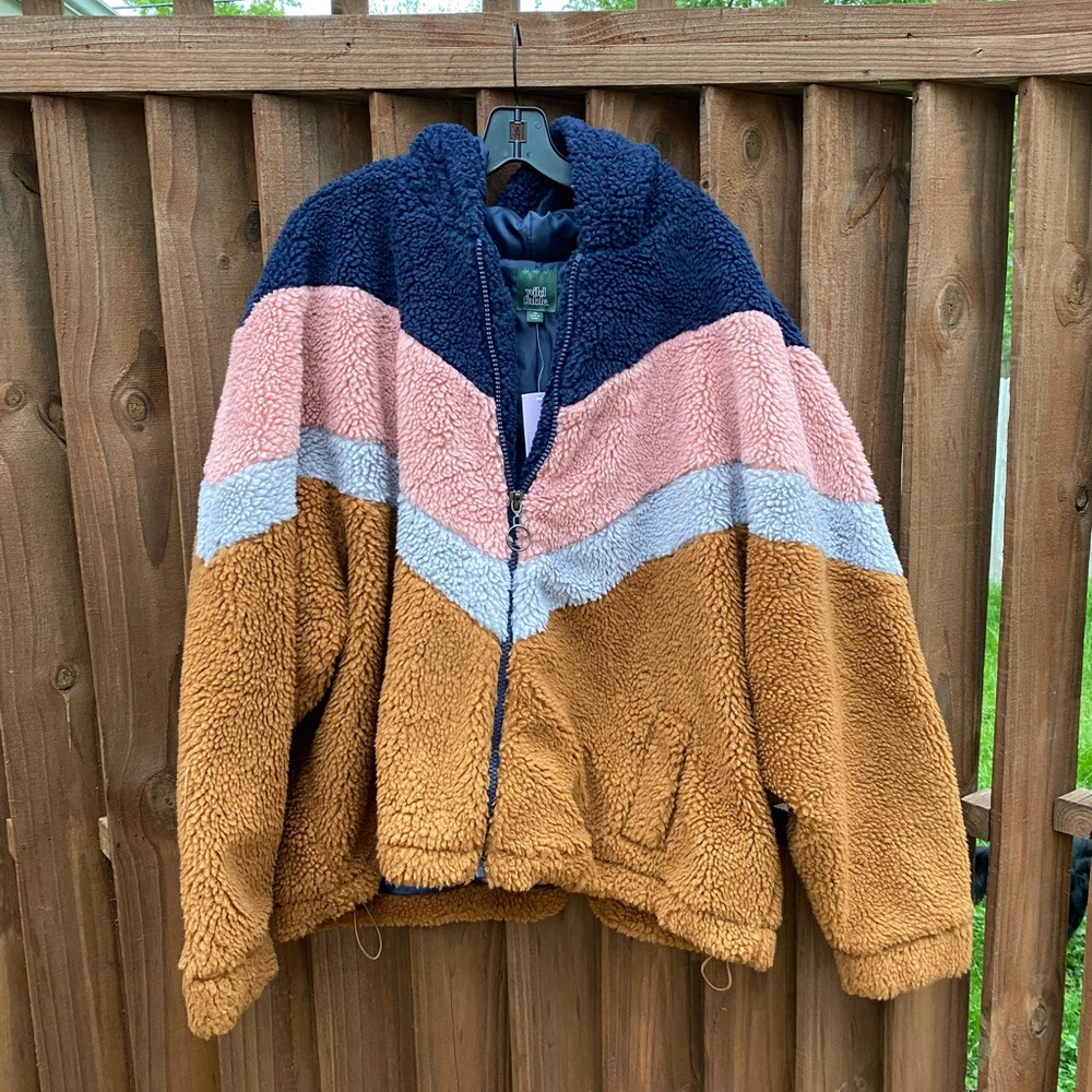 Colorblocked Sherpa Jacket with Hood - Picture 3 of 5